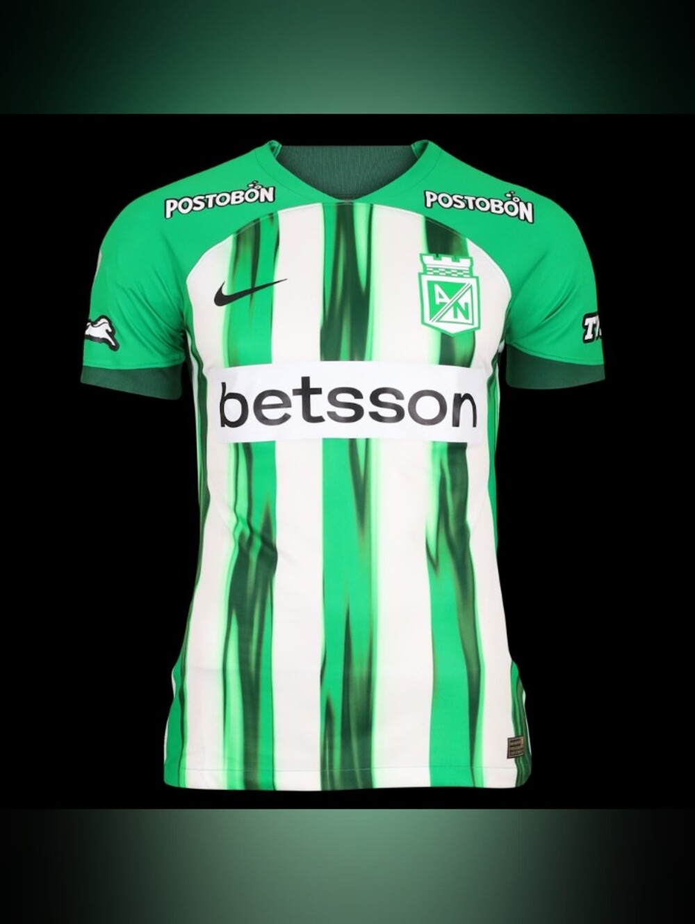 Nike Men’s Green & White Atlético Nacional Football Jersey Large